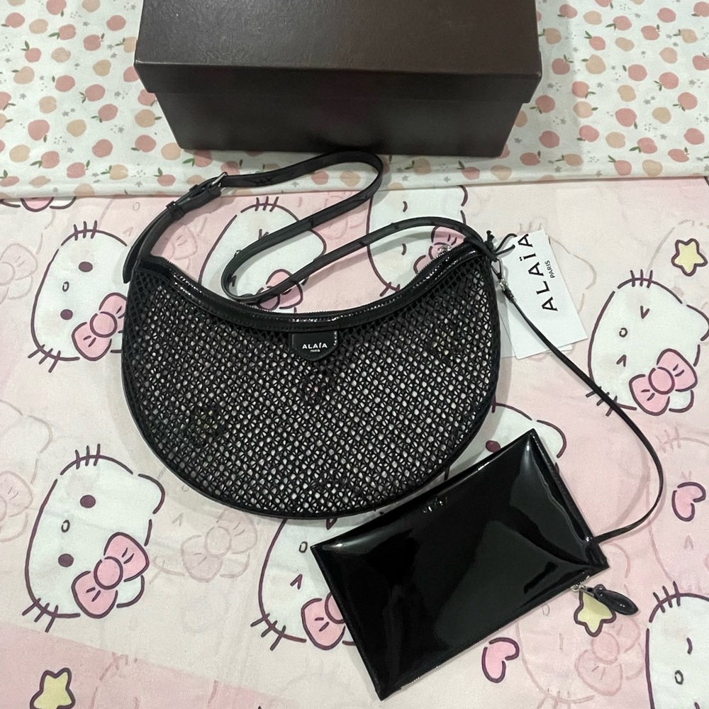 Alaïa Black Mesh Crescent Shoulder Bag with Glossy Pouch - Picture 2 of 16